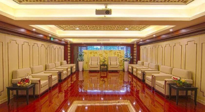 Nanhai Oil Hotel Чжухай Экстерьер фото